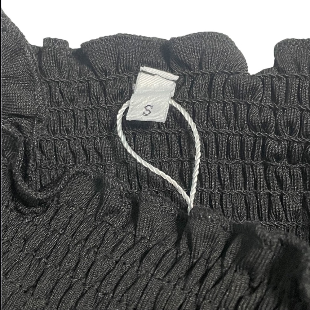 Black Sleeveless Romper - Picture 5 of 11
